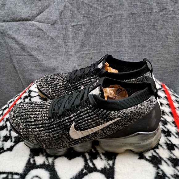 Nike Air VaporMax Flyknit Oreo Mens aj6900-002 Size 10